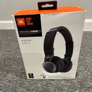 JBL Wirelessss Synchros S400BT Headphones
